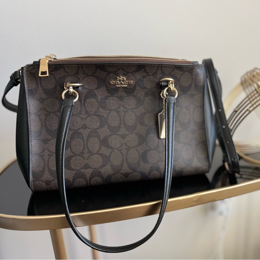 Coach Etta Carryall Signature Cross-grain Shoulder bag with strap